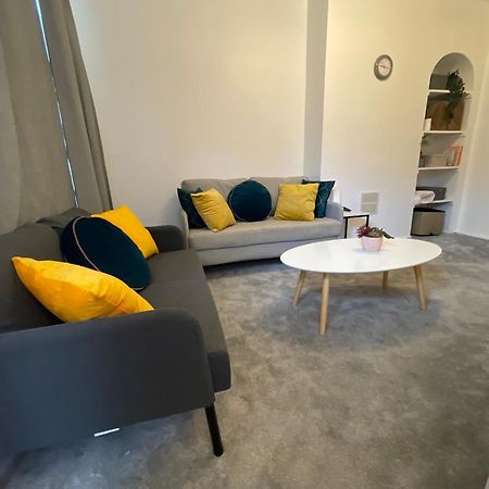 Tooting Lodge London - Cosy 2 Bedroom House With Garden, 5 Mins Walk To Tube Station Eksteriør bilde